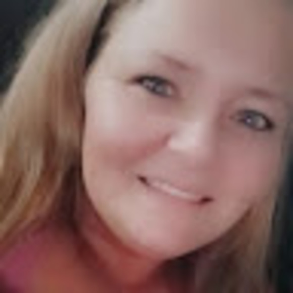 Meet your Posher, Kayla m. - Picture 1 of 1